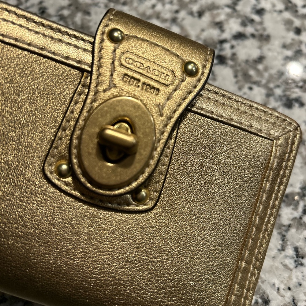 Coach Gold Leather Card Holder Wallet / Passport Size/ Notebook Cover / Turnlock